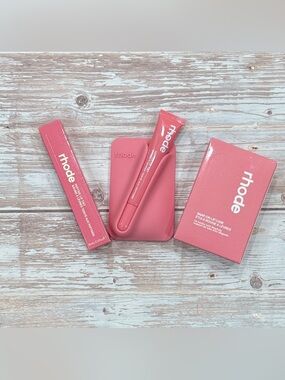 Rhode MagSafe Snap-On Lip Case for iPhone Magnetic Holder And SWEET PEA LIP TINT